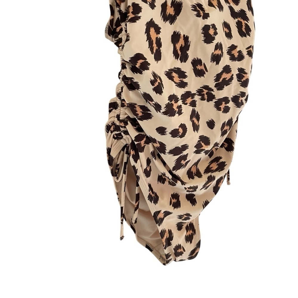 Kona Sol Swimwear
Animal Print One
Piece Swimsuit
Cream Tan Brown
Medium Leopard - Picture 5 of 16
